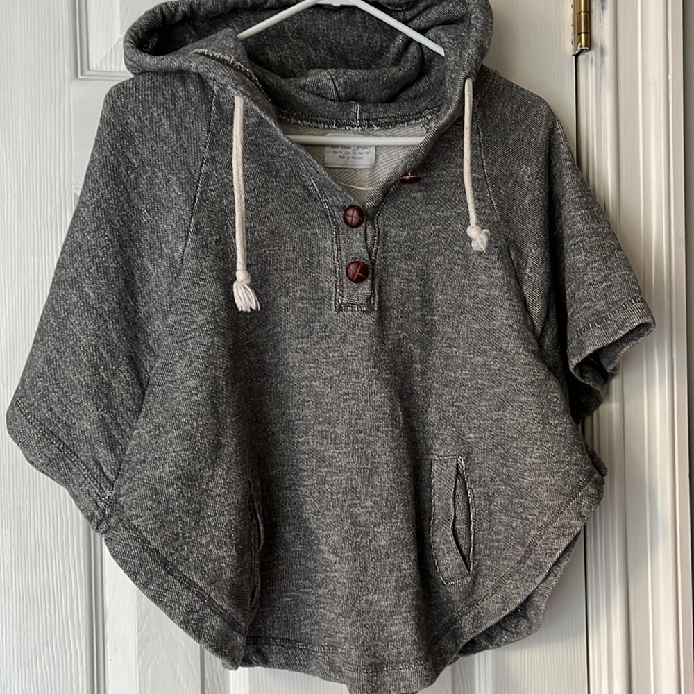 Lara Basic “ Tshirt “ short sleeve poncho style hoodie size Medium